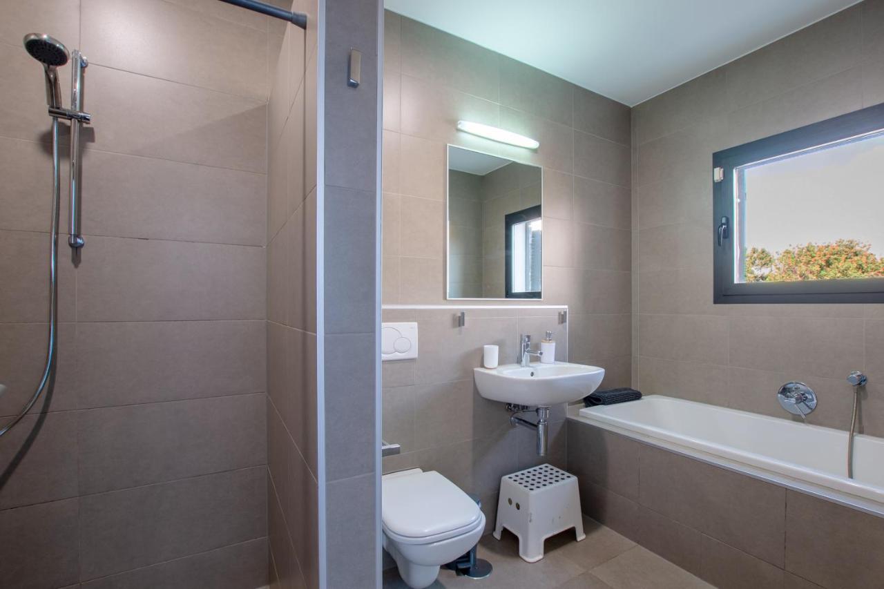 Heated & Shared Pool Villa Matriana 36A, North Shore Villas 라하레스 외부 사진