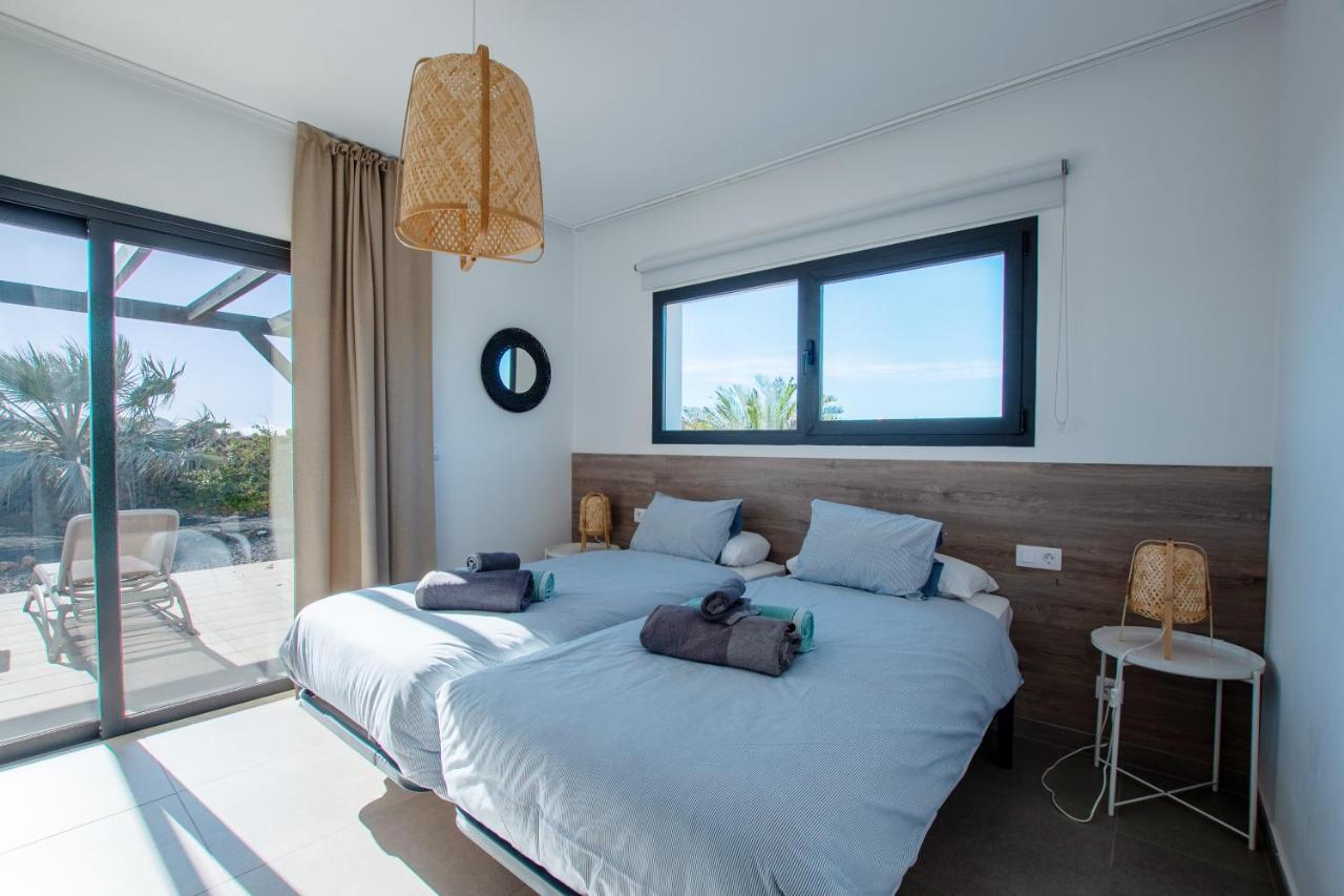 Heated & Shared Pool Villa Matriana 36A, North Shore Villas 라하레스 외부 사진